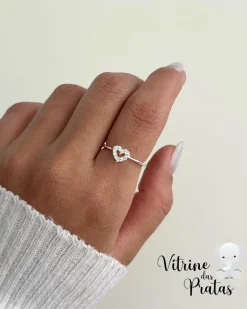 Anel Coração Vazado Cravejado