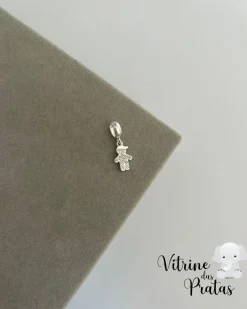 Berloque Menino Cravejado