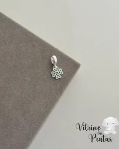 Berloque Trevo Cravejado