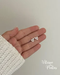 Brinco Coração Estilizado Vazado