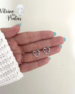 Brinco Coração Vazado Cravejado Color