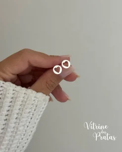 Brinco Redondo com Coração Vazado