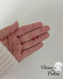 Brinco Zircônia Oval Vermelha