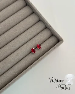 Brinco Zircônia Oval Vermelha