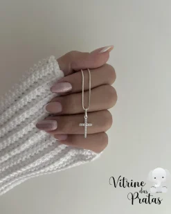 Colar Cruz Cravejada Pequena