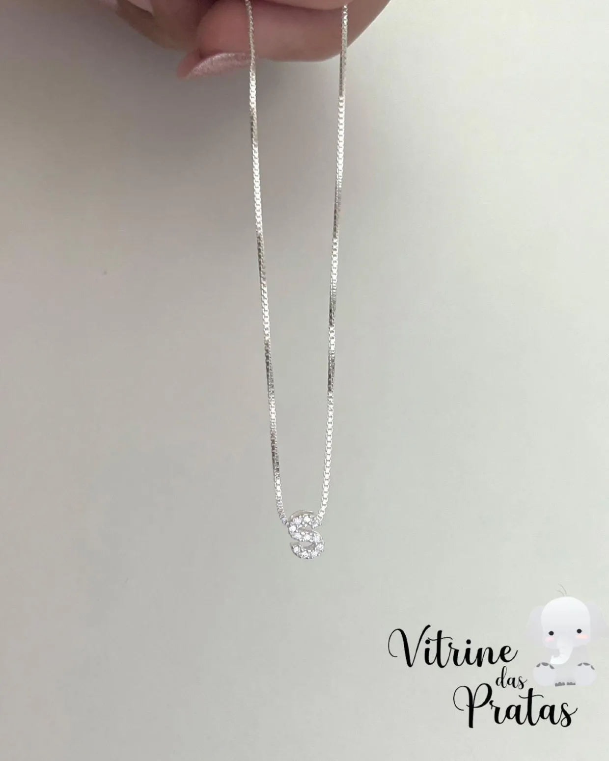 Colar Letra Cravejada