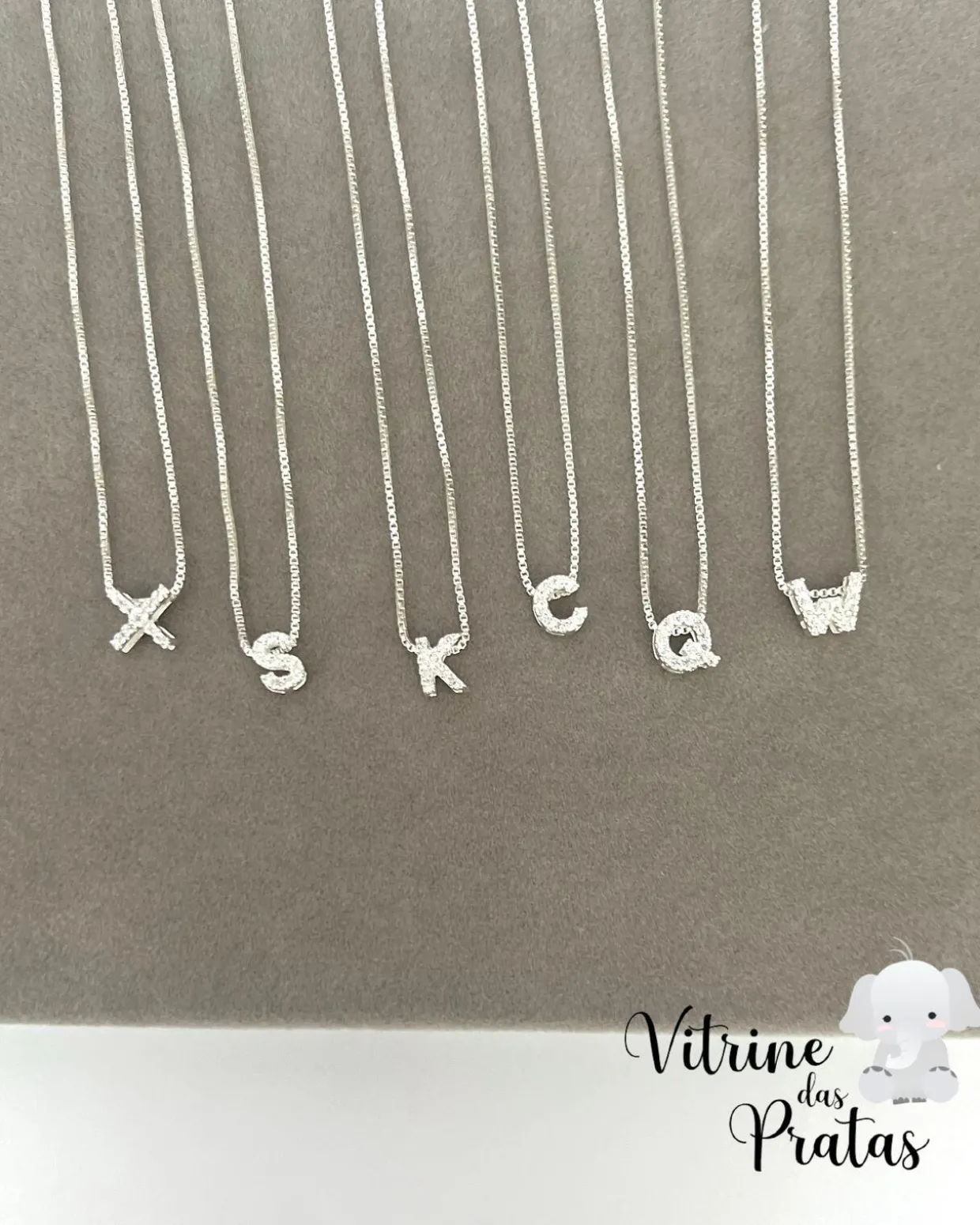 Colar Letra Cravejada